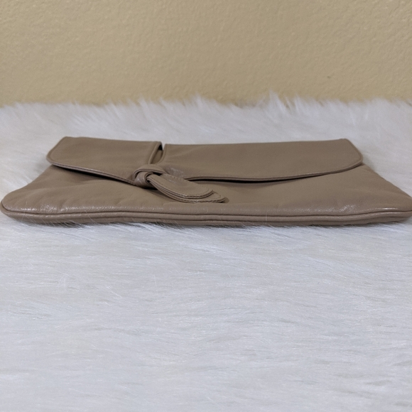 Vtg 80's Evan Picone Beige Leather Clutch - Picture 10 of 10